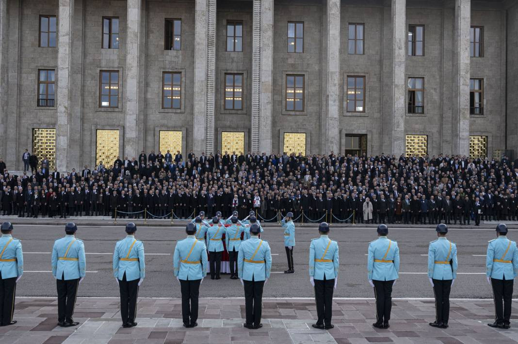 Hasan Bitmez için Meclis'te cenaze töreni. Babası Filistin atkısıyla uğurladı - Resim: 12